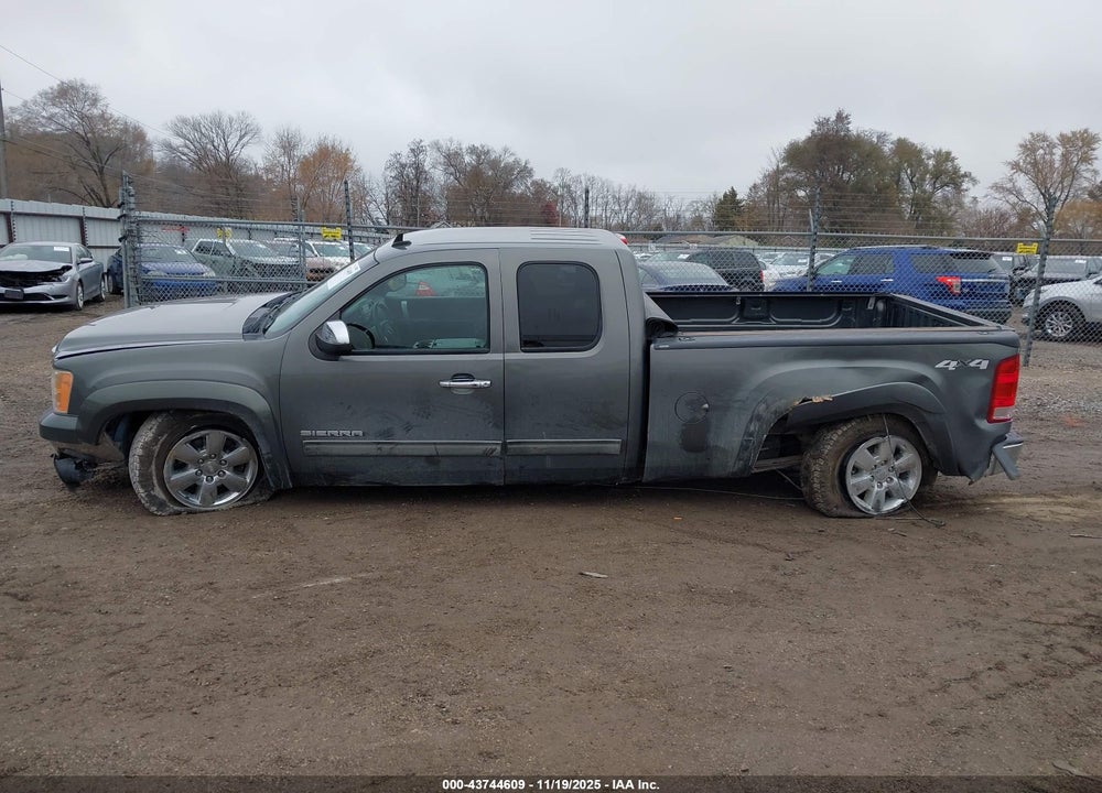 2011 GMC SIERRA 1500 SLE VIN: 1GTR2VE35BZ120201