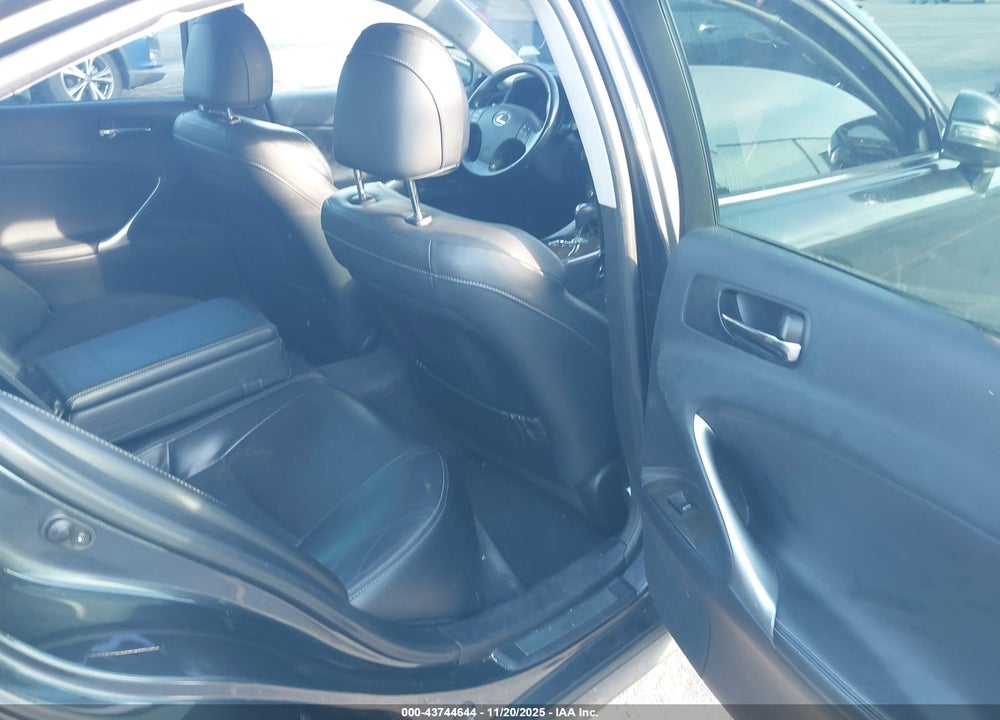 2010 LEXUS IS 250 VIN: JTHCF5C21A5039513