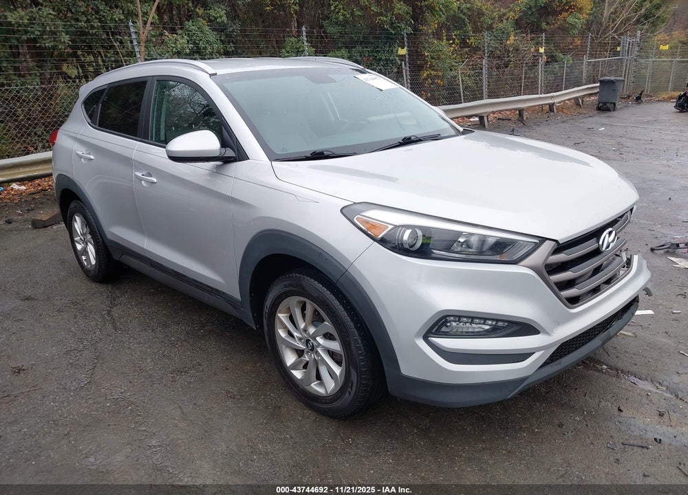 2016 HYUNDAI TUCSON SE VIN: KM8J33A41GU215237