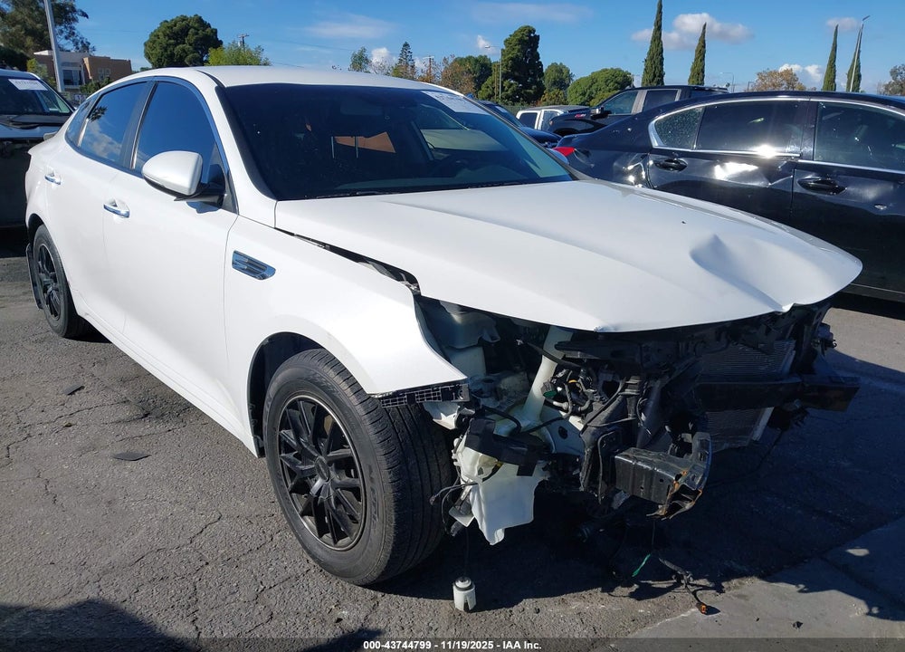 2016 KIA OPTIMA LX VIN: KNAGT4L31G5102436