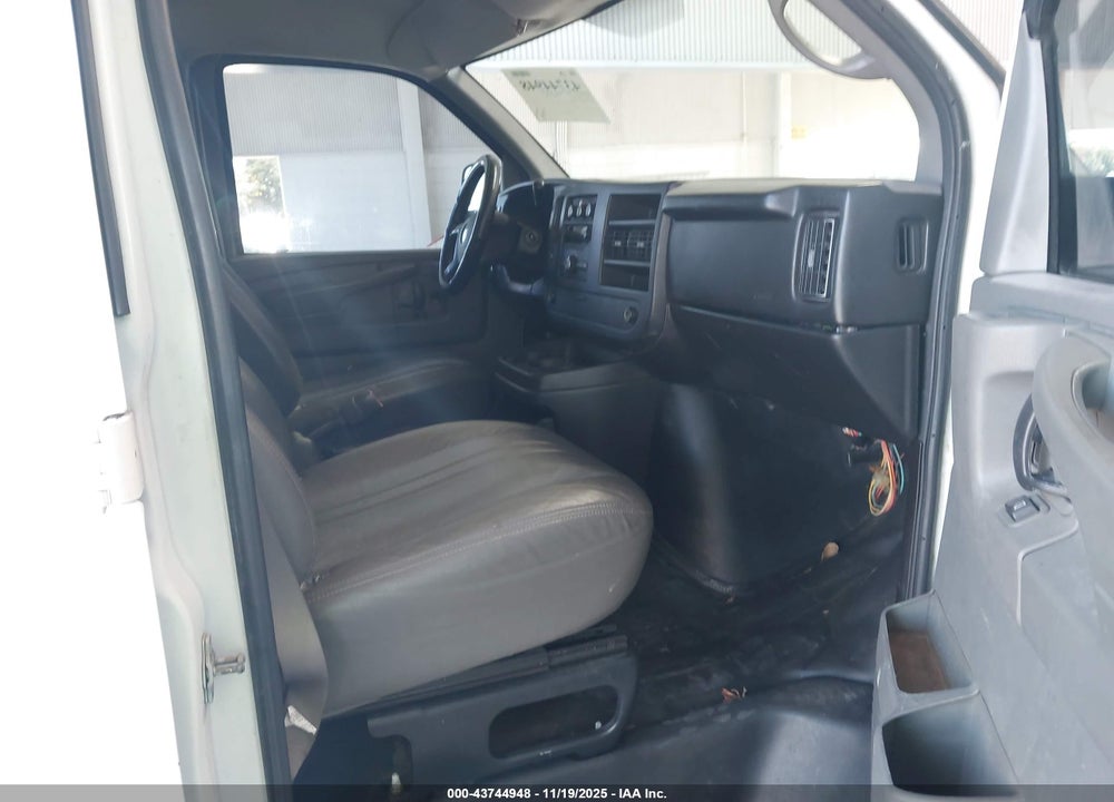 2010 CHEVROLET EXPRESS 1500 WORK VAN VIN: 1GCUGAD44A1113526