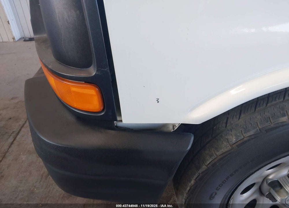 2010 CHEVROLET EXPRESS 1500 WORK VAN VIN: 1GCUGAD44A1113526