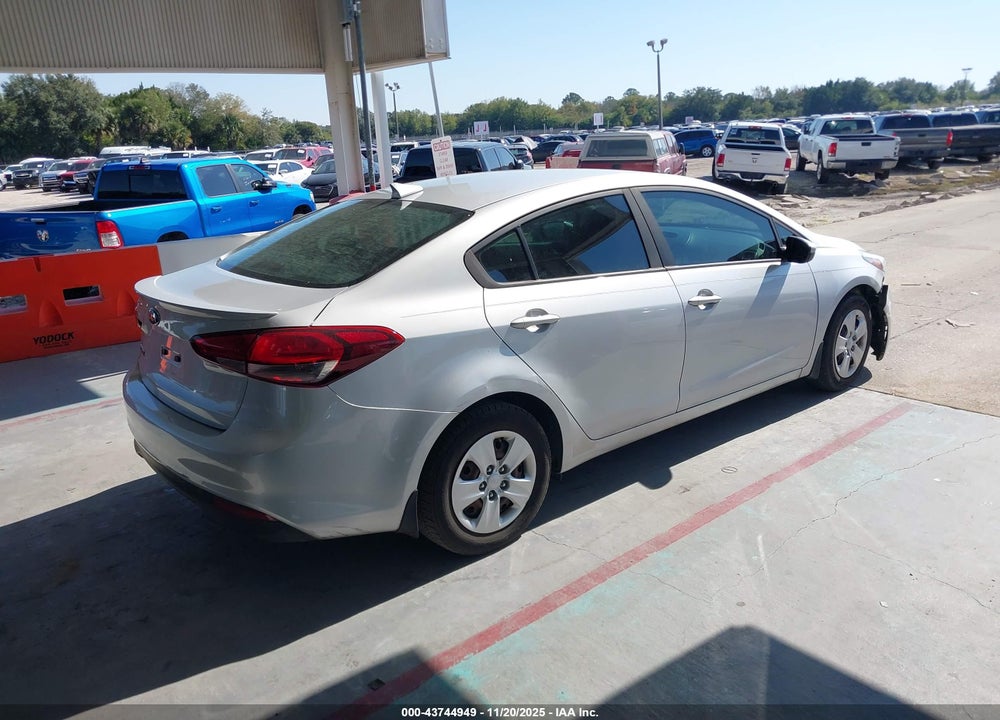 2018 KIA FORTE VIN: 3KPFL4A7XJE247250
