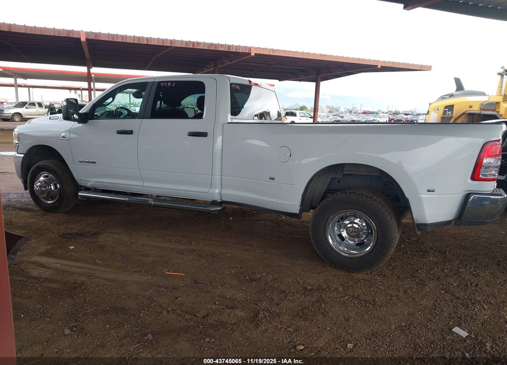 2024 RAM 3500 BIG HORN  4X4 8' BOX VIN: 3C63RRHL2RG344788