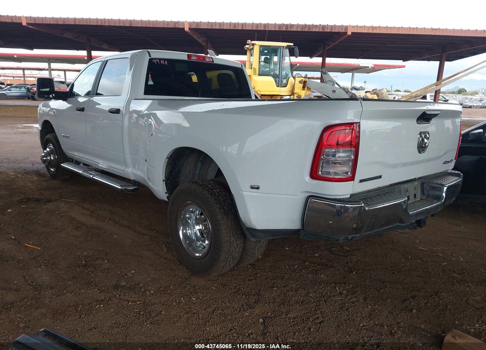 2024 RAM 3500 BIG HORN  4X4 8' BOX VIN: 3C63RRHL2RG344788