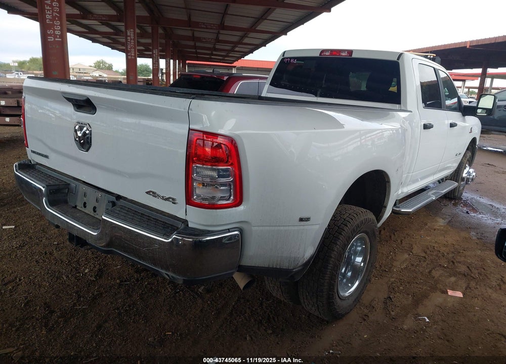 2024 RAM 3500 BIG HORN  4X4 8' BOX VIN: 3C63RRHL2RG344788