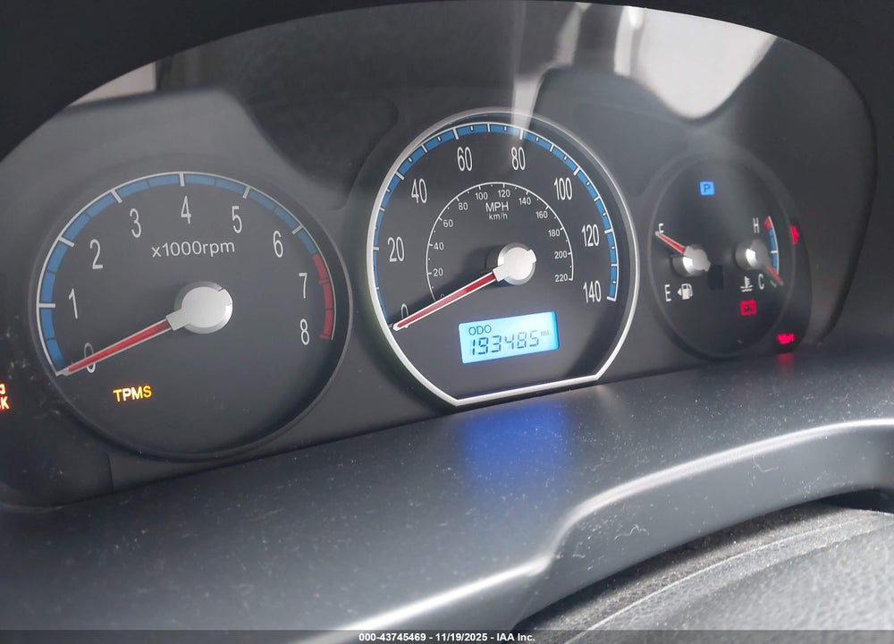 2009 HYUNDAI SANTA FE GLS VIN: 5NMSG13D89H259258