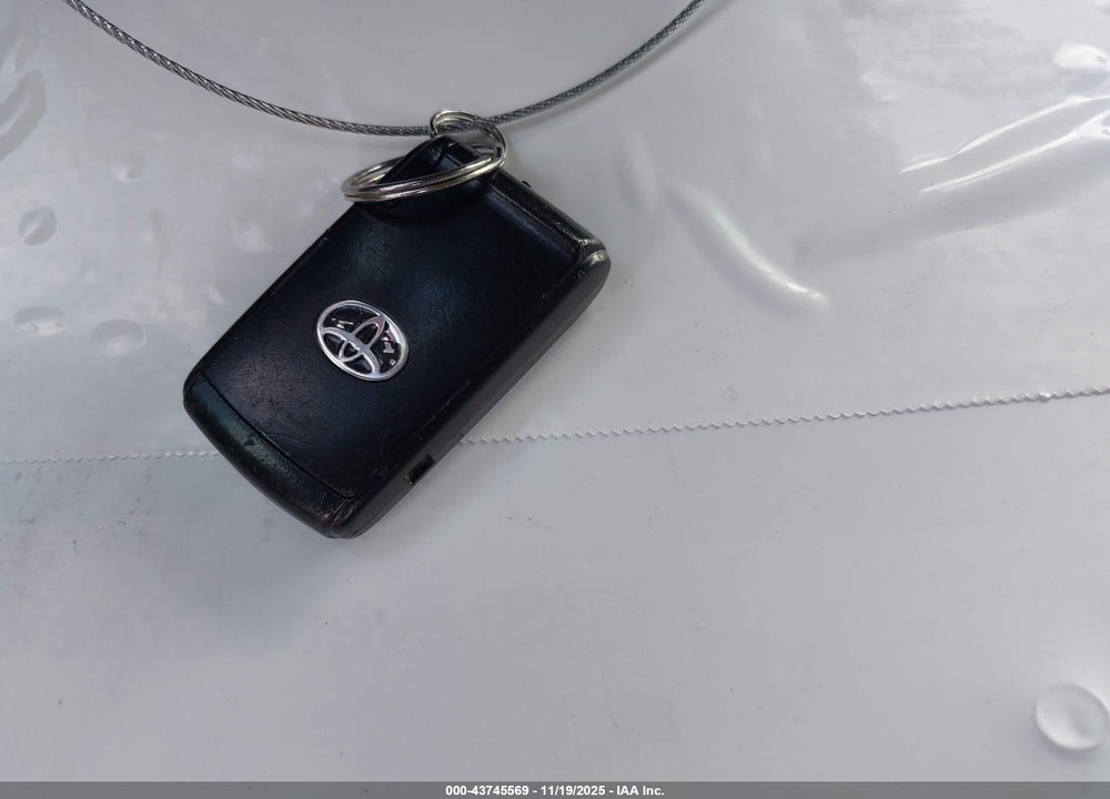 2007 TOYOTA PRIUS VIN: JTDKB20U877688123