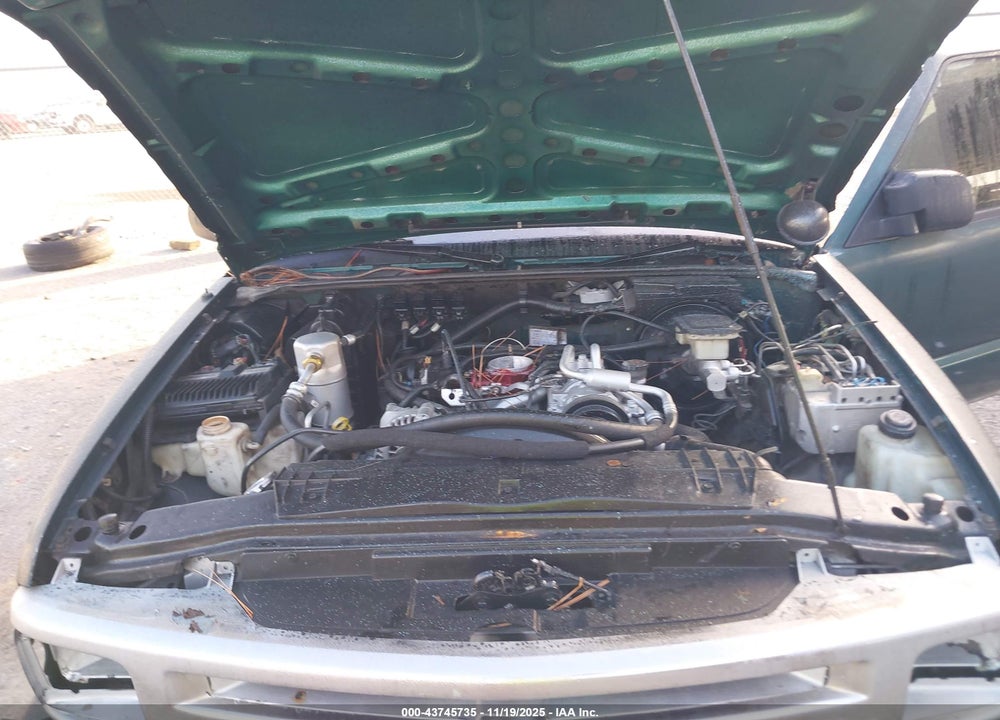 1996 CHEVROLET S TRUCK S10 VIN: 1GCCS19X0T8120240