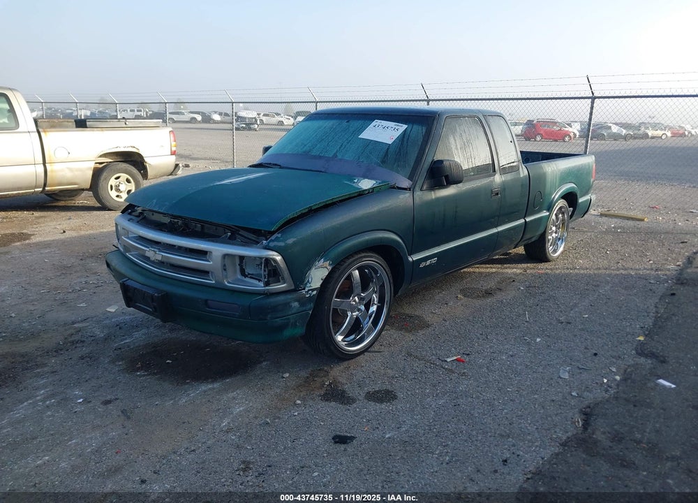 1996 CHEVROLET S TRUCK S10 VIN: 1GCCS19X0T8120240