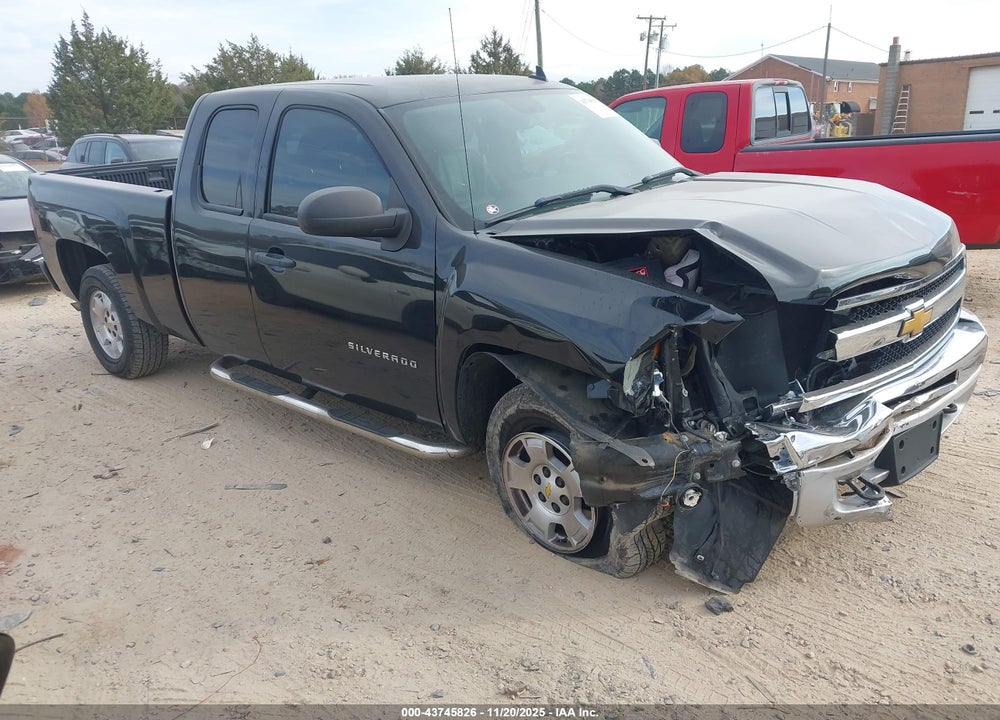 2011 CHEVROLET SILVERADO 1500 LT VIN: 1GCRCSE06BZ409220