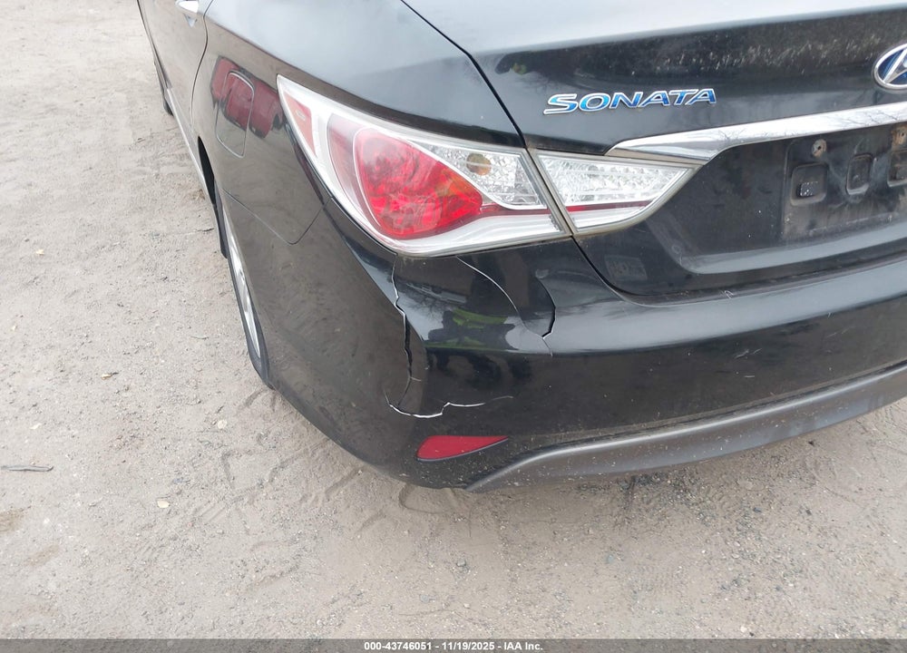 2012 HYUNDAI SONATA HYBRID VIN: KMHEC4A41CA028535
