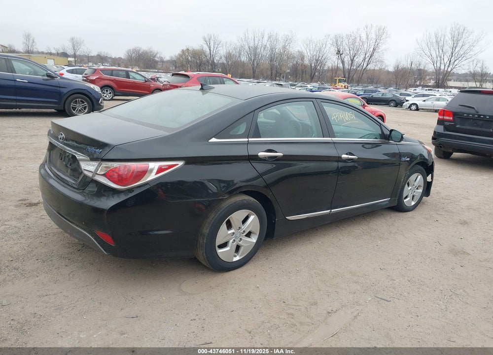 2012 HYUNDAI SONATA HYBRID VIN: KMHEC4A41CA028535