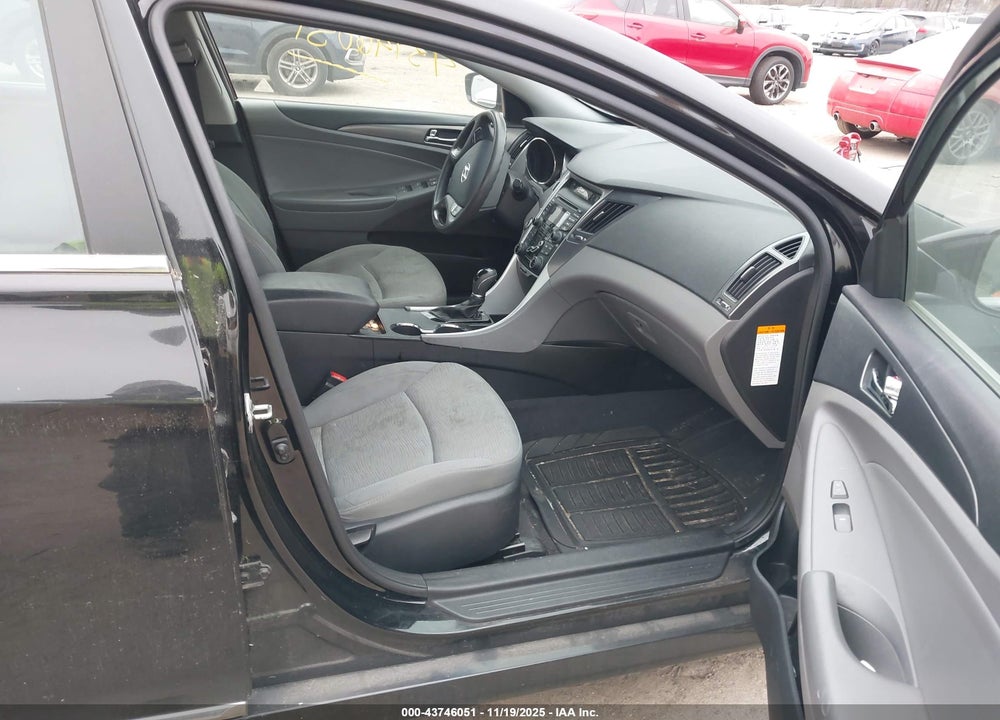 2012 HYUNDAI SONATA HYBRID VIN: KMHEC4A41CA028535
