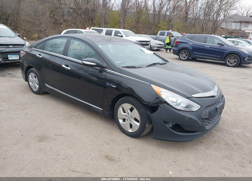 2012 HYUNDAI SONATA HYBRID VIN: KMHEC4A41CA028535
