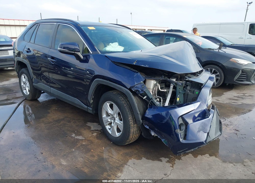 2020 TOYOTA RAV4 XLE VIN: 2T3W1RFVXLW059684