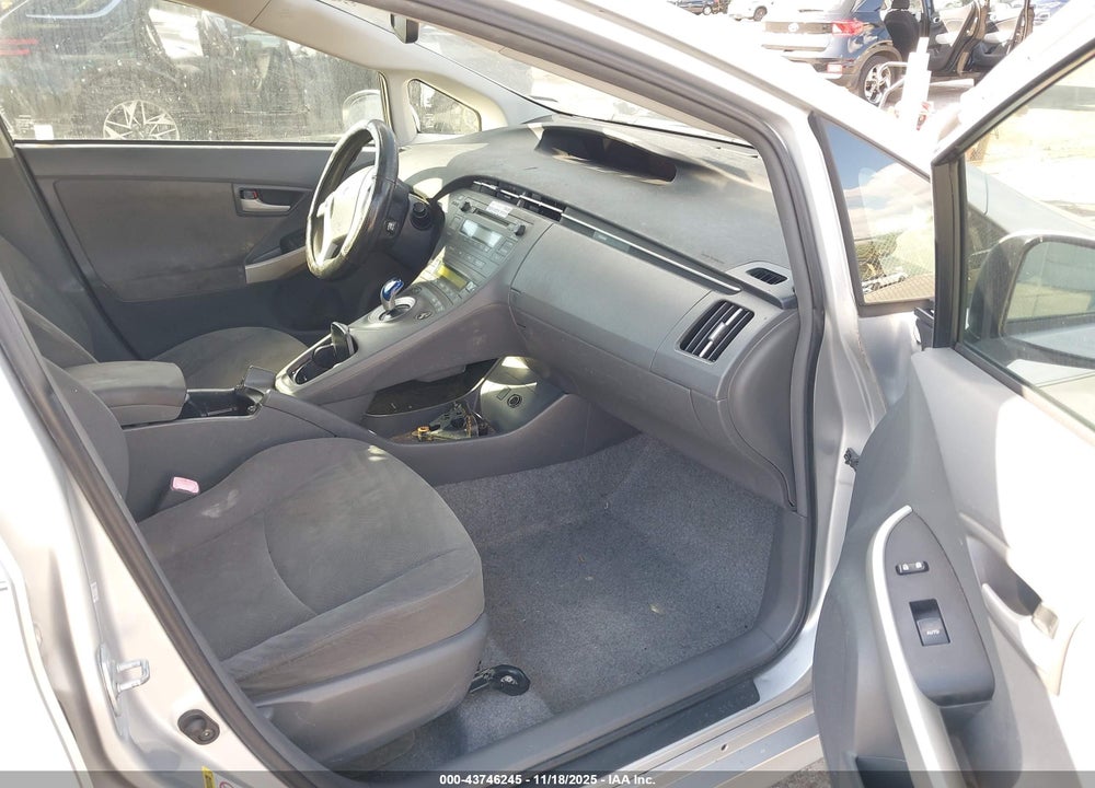 2011 TOYOTA PRIUS TWO VIN: JTDKN3DU8B0283145