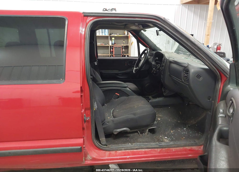 2004 CHEVROLET S-10 LS VIN: 1GCDT13X14K131665