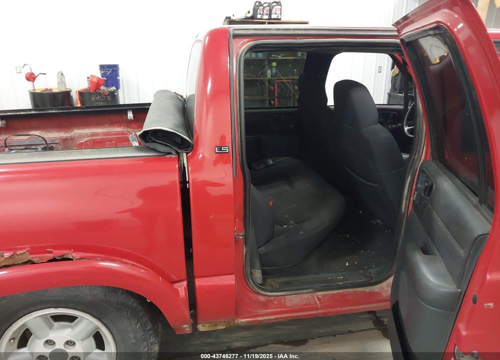 2004 CHEVROLET S-10 LS VIN: 1GCDT13X14K131665
