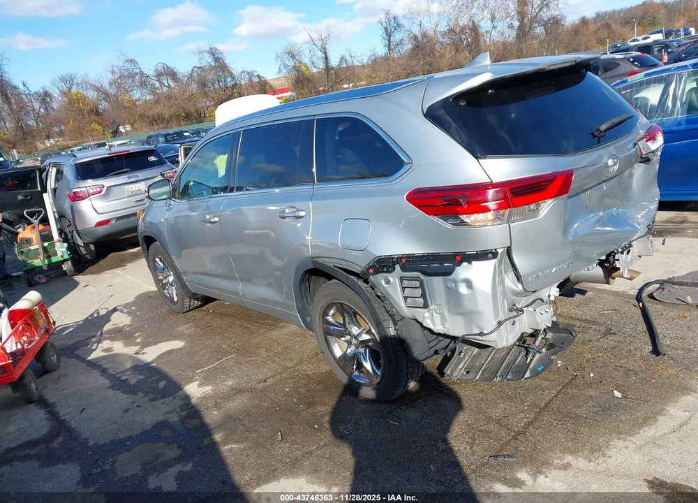 2018 TOYOTA HIGHLANDER LIMITED PLATINUM VIN: 5TDDZRFH7JS853809