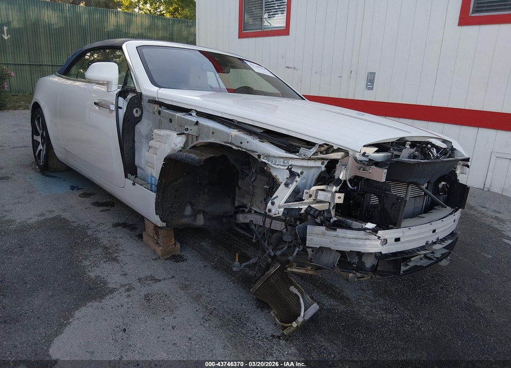 2019 ROLLS-ROYCE DAWN VIN: SCA666D57KU118034