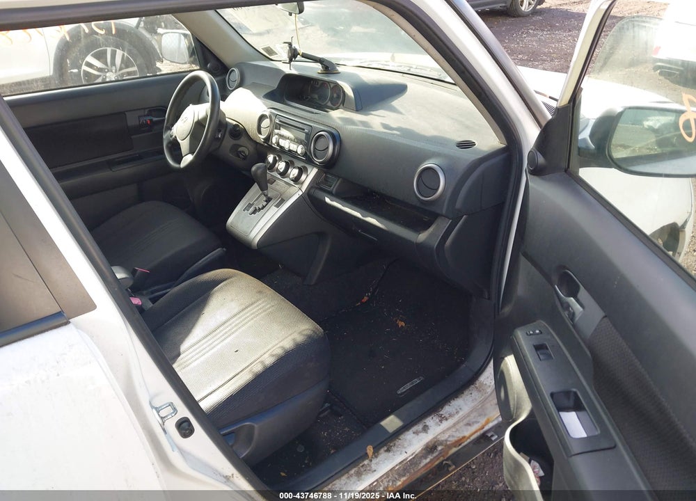 2008 SCION XB VIN: JTLKE50E781045241