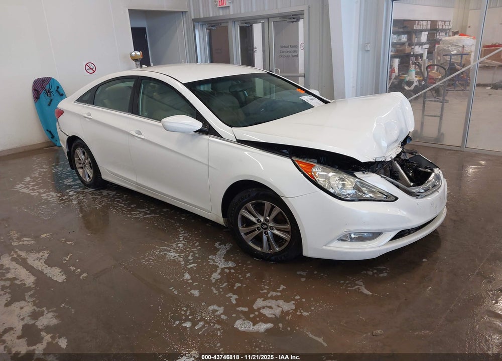 2013 HYUNDAI SONATA GLS VIN: 5NPEB4AC1DH525268