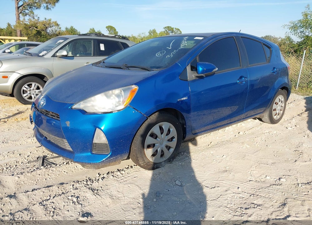 2013 TOYOTA PRIUS C TWO VIN: JTDKDTB35D1535248
