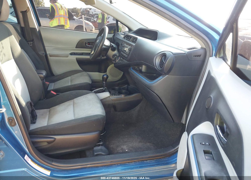 2013 TOYOTA PRIUS C TWO VIN: JTDKDTB35D1535248
