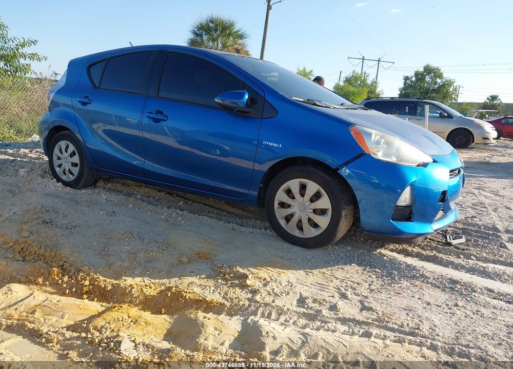2013 TOYOTA PRIUS C TWO VIN: JTDKDTB35D1535248