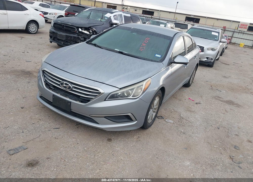 2015 HYUNDAI SONATA SE VIN: 5NPE24AF6FH008738
