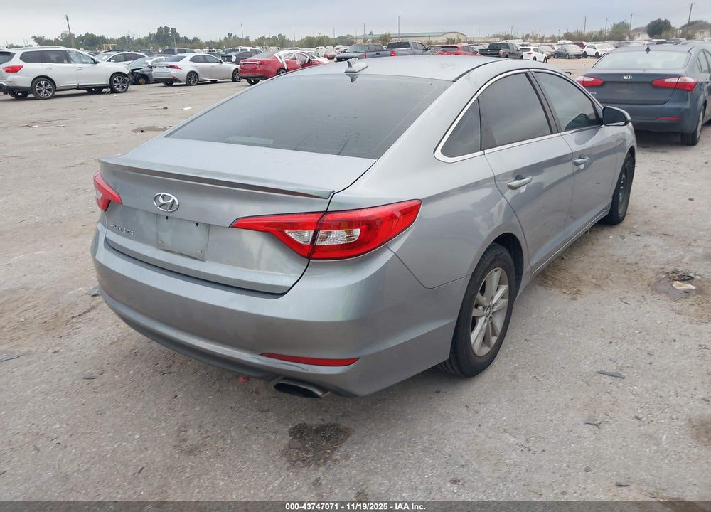 2015 HYUNDAI SONATA SE VIN: 5NPE24AF6FH008738
