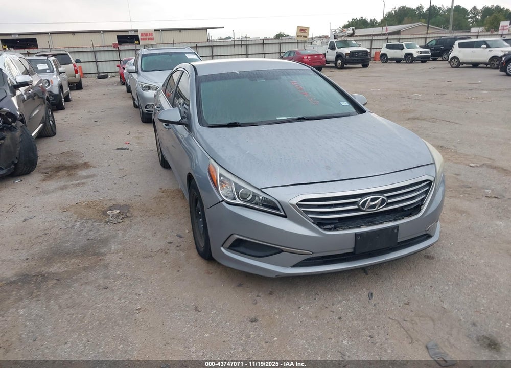2015 HYUNDAI SONATA SE VIN: 5NPE24AF6FH008738