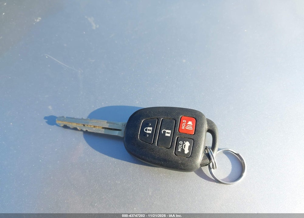 2017 TOYOTA COROLLA LE VIN: 5YFBURHE9HP670181