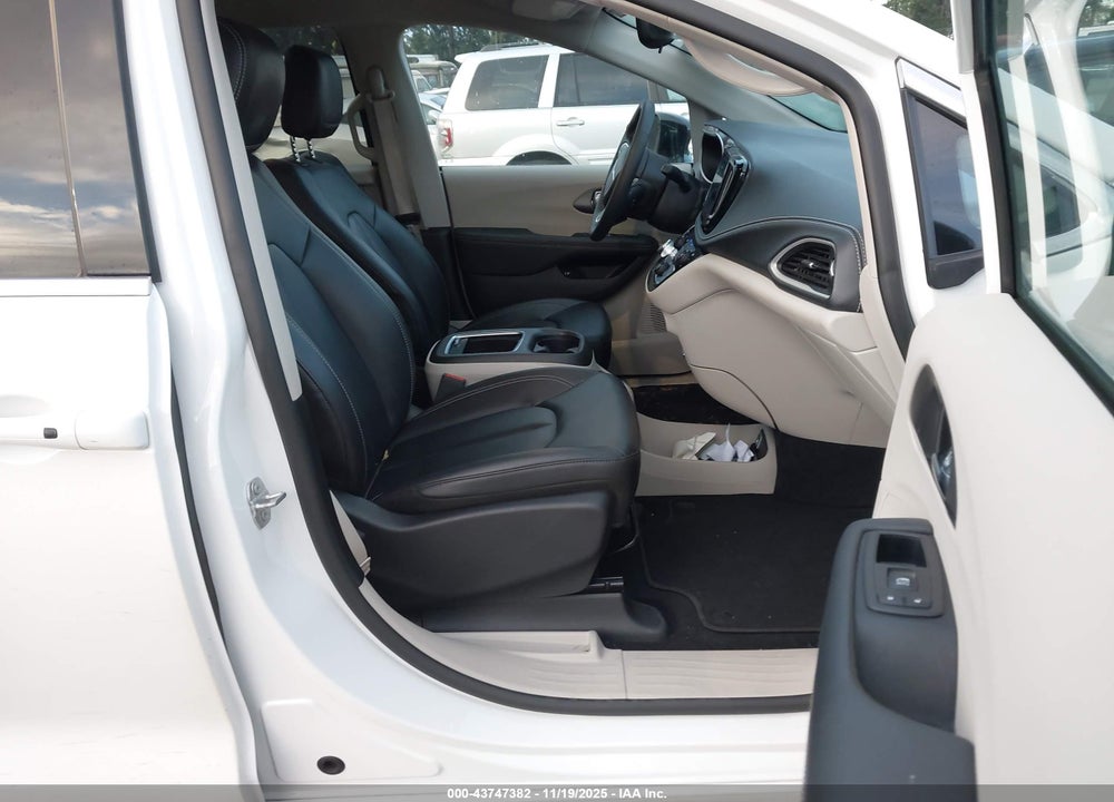 2024 CHRYSLER PACIFICA HYBRID SELECT VIN: 2C4RC1S73RR177837