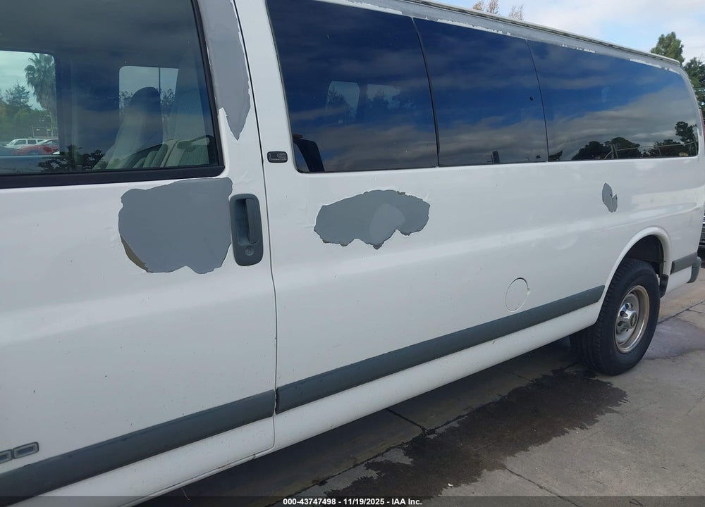2001 CHEVROLET EXPRESS VIN: 1GAHG39R511143886