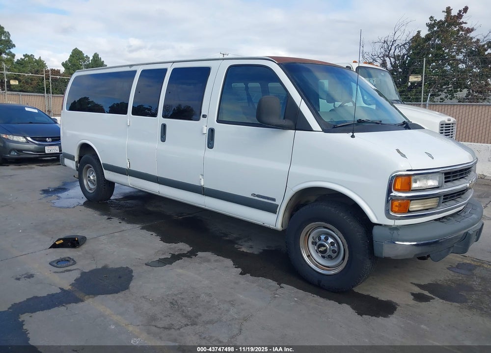 2001 CHEVROLET EXPRESS VIN: 1GAHG39R511143886