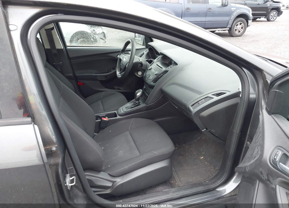 2017 FORD FOCUS SE VIN: 1FADP3K22HL232712