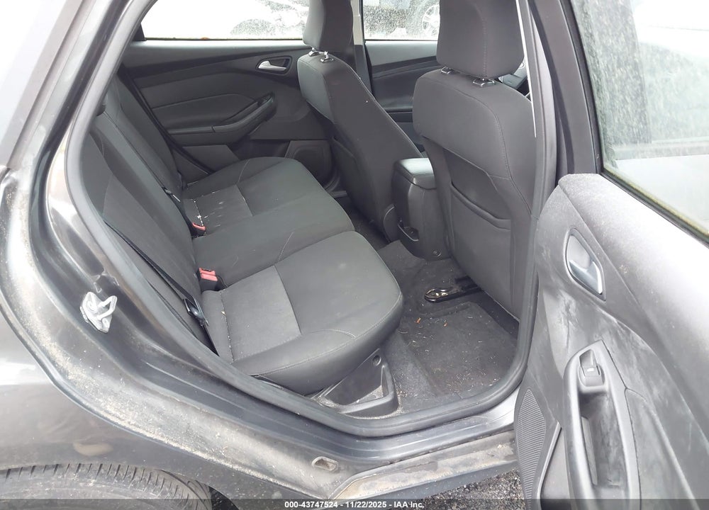 2017 FORD FOCUS SE VIN: 1FADP3K22HL232712