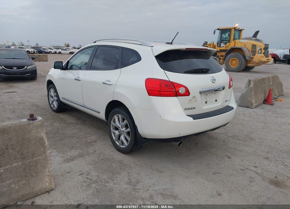 2013 NISSAN ROGUE SV W/SL PKG VIN: JN8AS5MVXDW622212