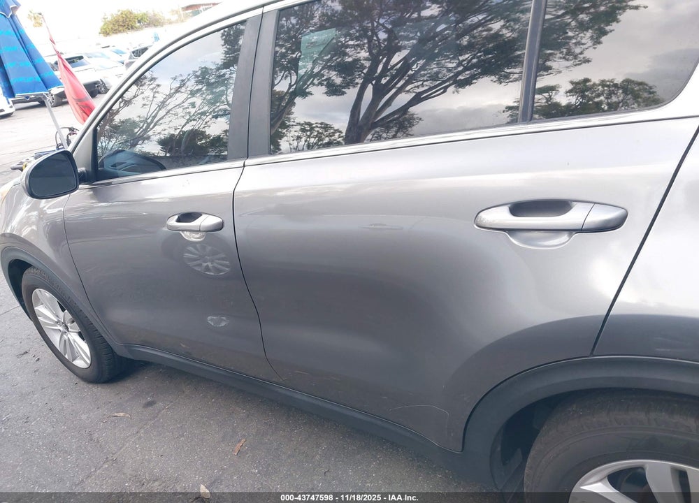 2018 KIA SPORTAGE LX VIN: KNDPM3AC8J7331902