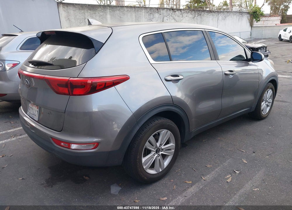2018 KIA SPORTAGE LX VIN: KNDPM3AC8J7331902