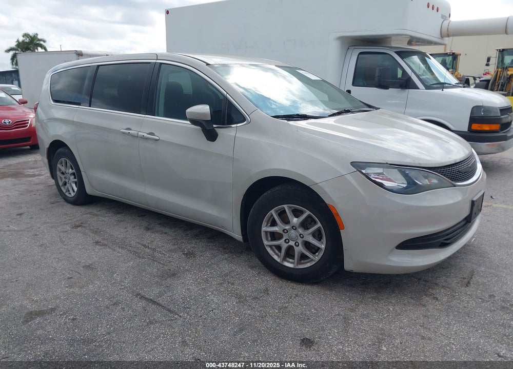 2017 CHRYSLER PACIFICA TOURING VIN: 2C4RC1DG3HR588974