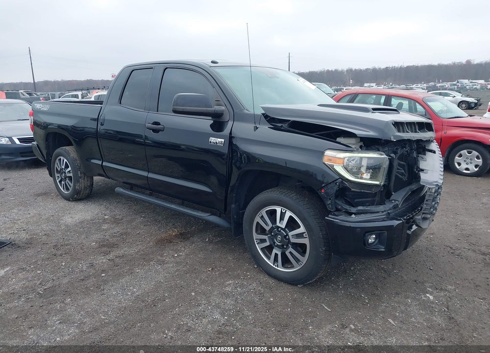 2018 TOYOTA TUNDRA SR5 5.7L V8 VIN: 5TFUW5F14JX761989