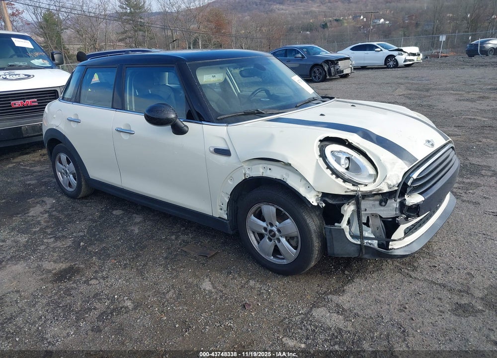 2018 MINI HARDTOP COOPER VIN: WMWXU1C54J2F80570
