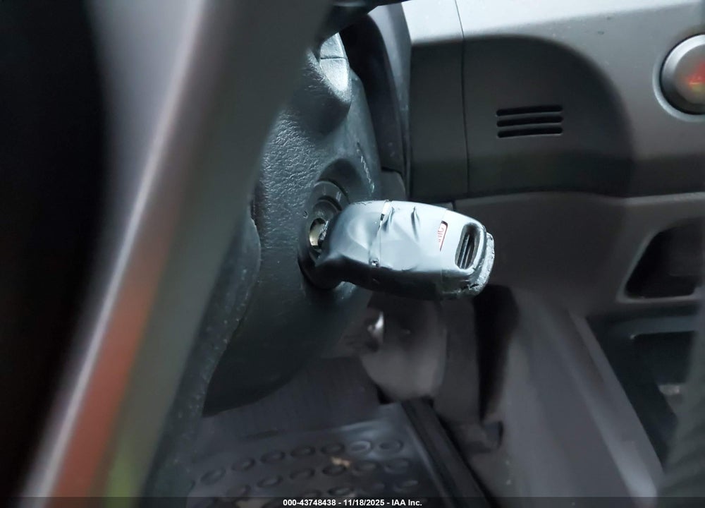 2010 HONDA CIVIC LX VIN: 2HGFA1F55AH561227