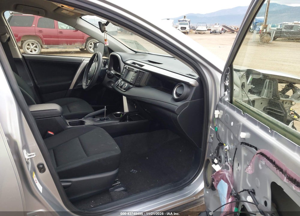2018 TOYOTA RAV4 LE VIN: JTMBFREV4JJ221936