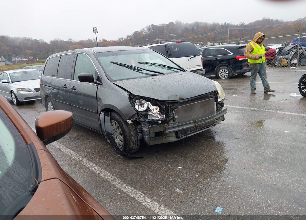 2008 HONDA ODYSSEY LX VIN: 5FNRL38228B053978