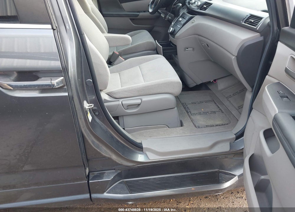 2011 HONDA ODYSSEY EX VIN: 5FNRL5H42BB090856