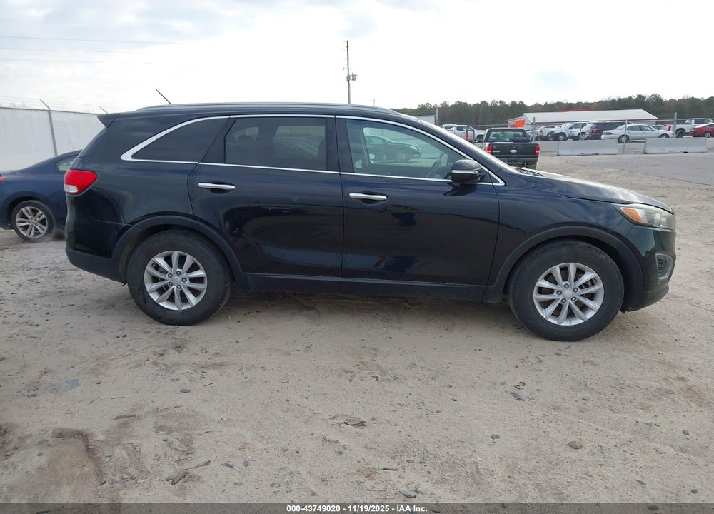 2016 KIA SORENTO 3.3L LX VIN: 5XYPG4A52GG130765